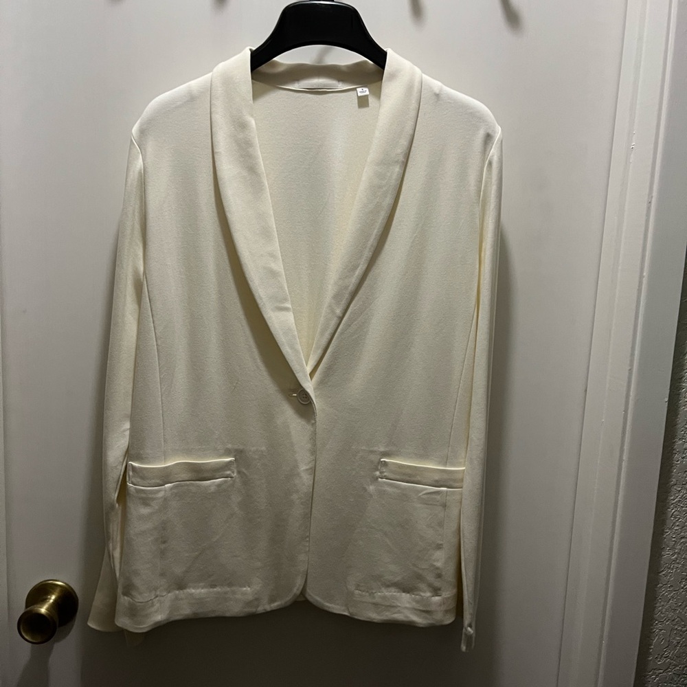 Unique Women White Blazer/ Coat/ Cardigan Size Small Looks like a New Brand